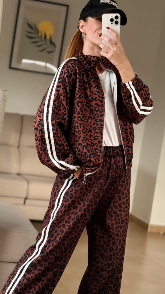 chandal animal print marron