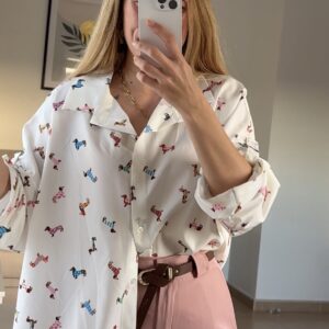 camisa oversize estampada de perritos