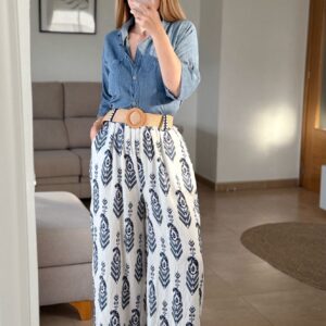 pantalón fluido cenefas azules con cinturón de rafia