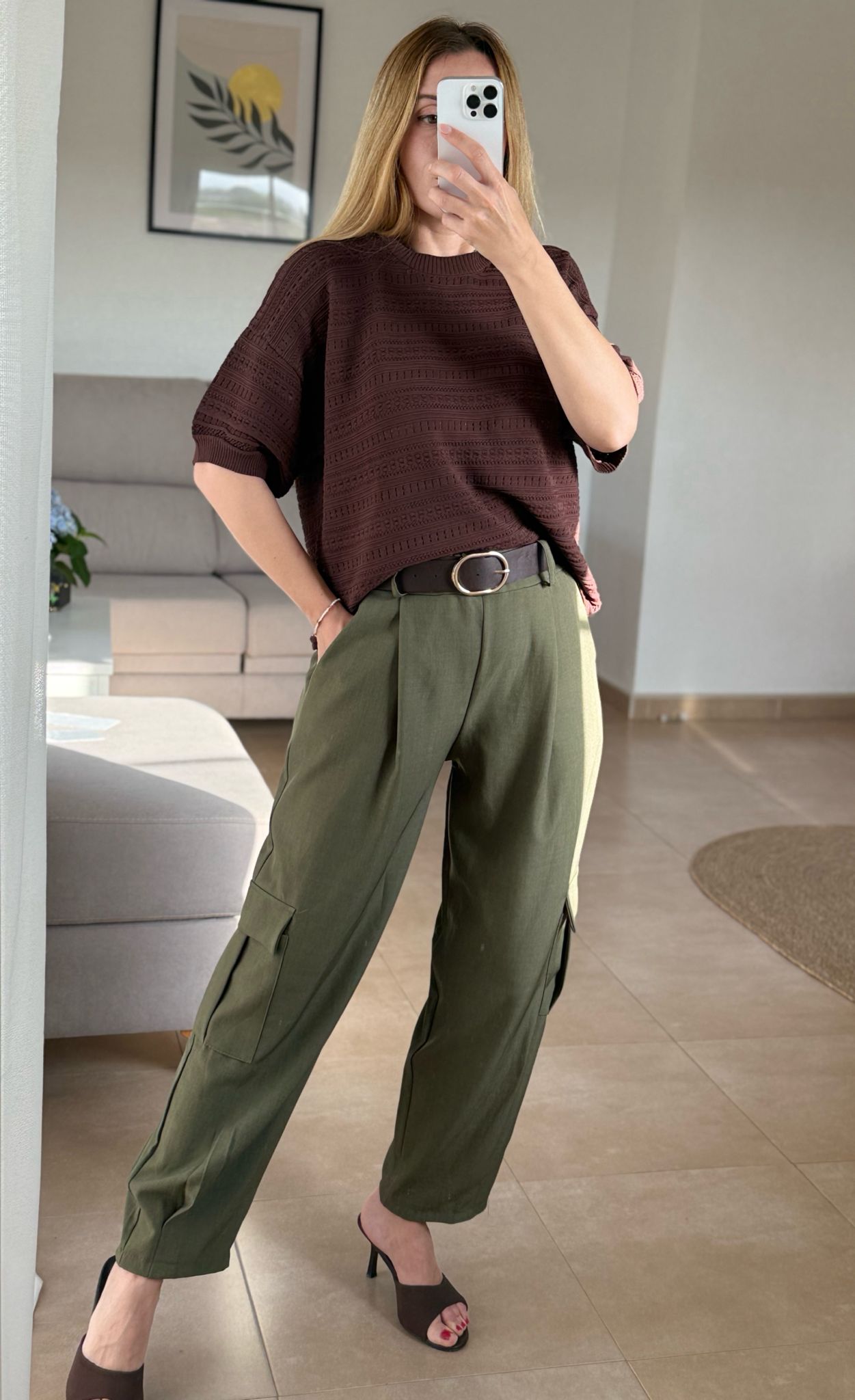 pantalón cargo fluido verde con cinturón pantalón cargo fluido verde con cinturón
