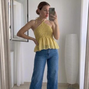 blusa halter amarilla con estampado Étnico y nido de abeja