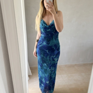 vestido midi tul estampado azul – escote drapado