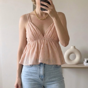 top de tirantes con motivos dorados rosa
