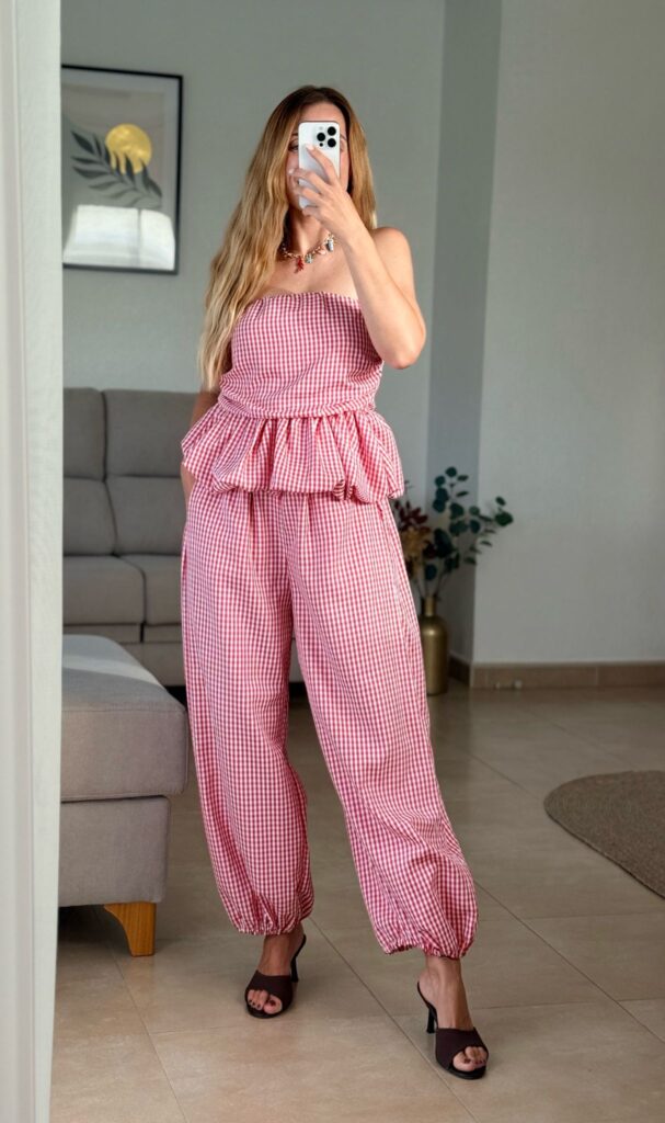 conjunto vichy rojo: blusa palabra de honor y pantalón balloon