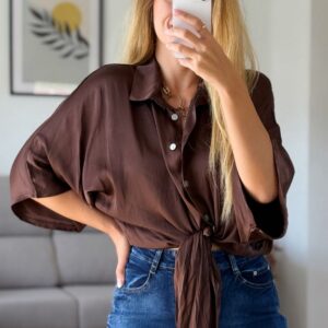 blusa satén marrón nudo delantero
