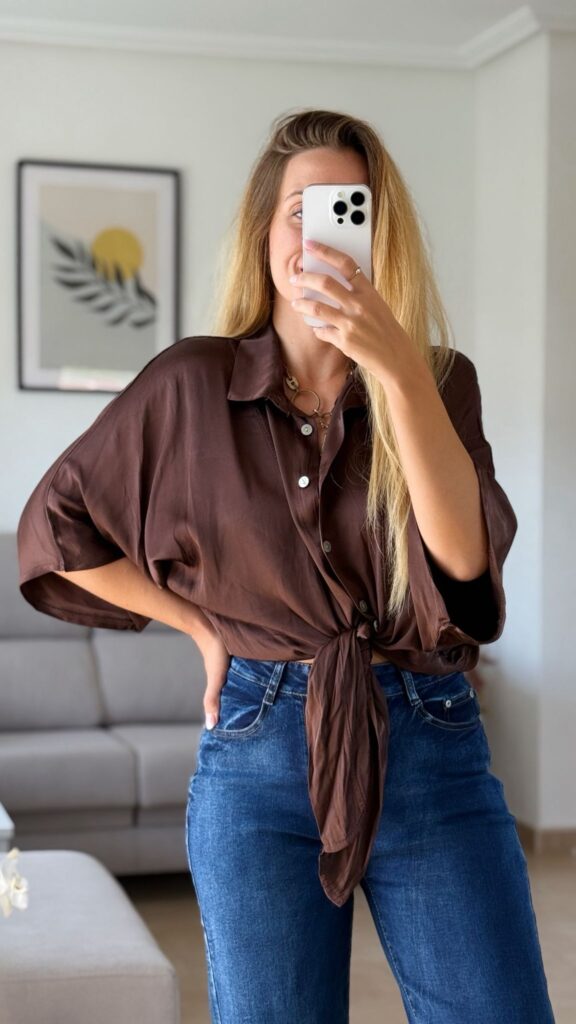 Home blusa satén marrón nudo delantero