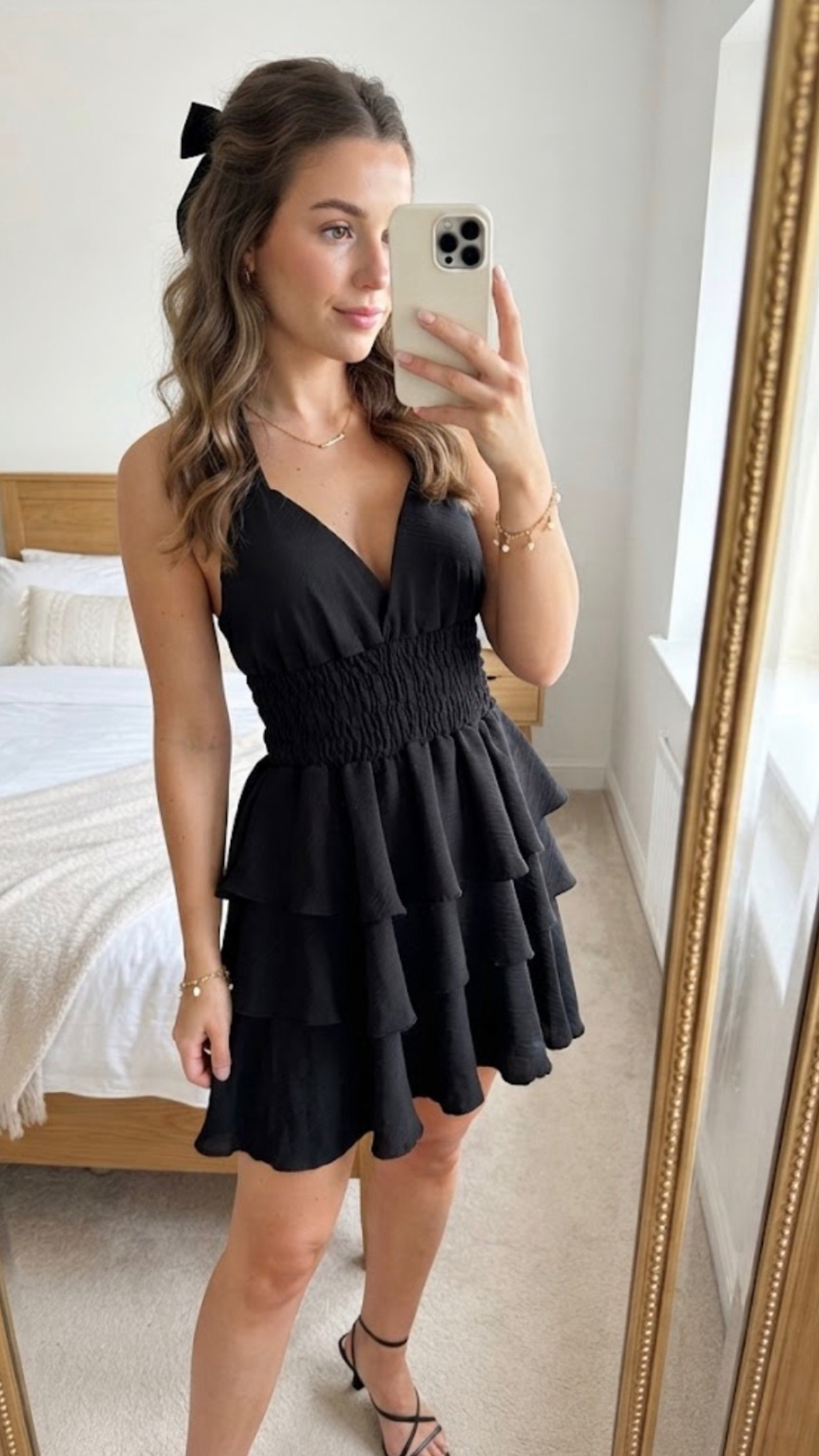 vestido corto negro con volantes vestido corto negro con volantes