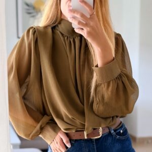 blusa de gasa verde caqui con mangas globo