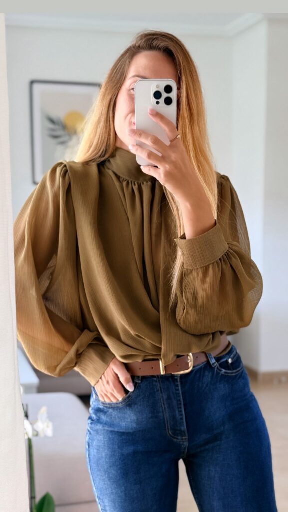Home blusa de gasa verde caqui con mangas globo