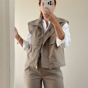chaleco tejido cargo crema