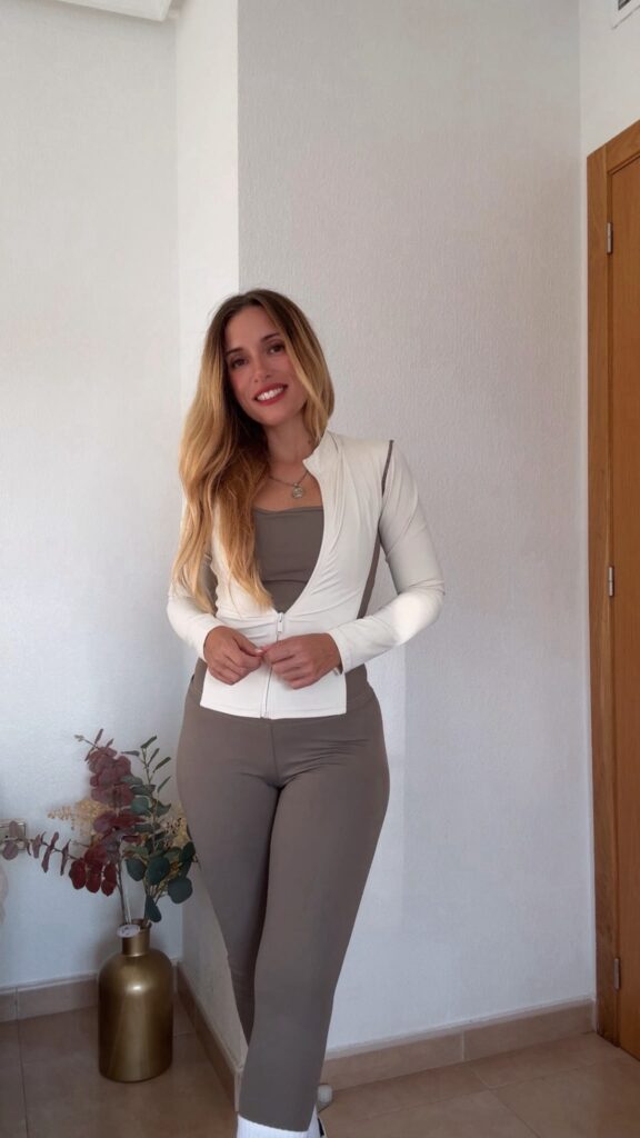 conjunto deportivo daniela taupe